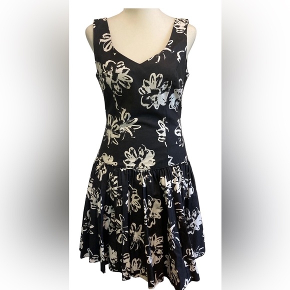 Laura Ashley Dresses & Skirts - Laura Ashley women’s size 12  Dress Black White Floral retro vibe/ Y2K .